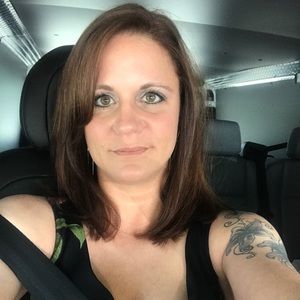 Meet your Posher, Elaine